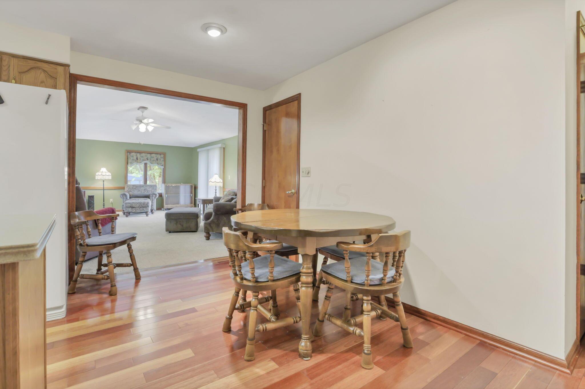 118 Holder Road Baltimore, OH 43105 - Photo 12 of 30 ENTRY TO LIVING RM