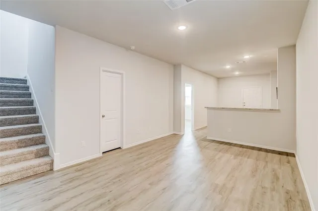 $1,900 | 1405 Jonah Lane, Ennis, TX 75119