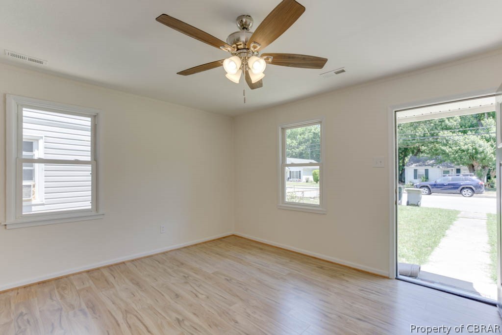 639 Grimes Road Hampton, VA 23663 - Photo 8 of 33 Gallery Image 8