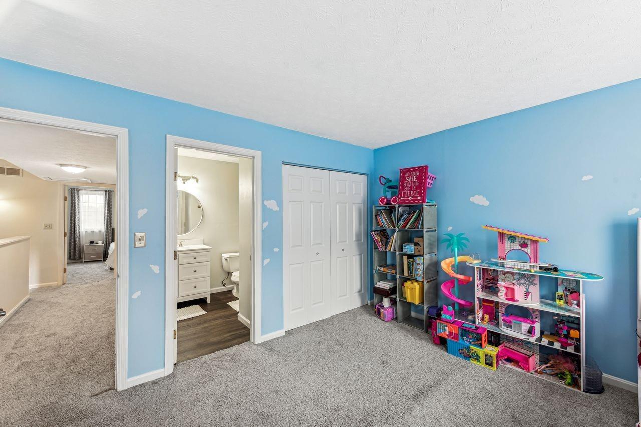 10555 Montgomery Road, Unit 61 Montgomery, OH 45242 - Photo 28 of 33