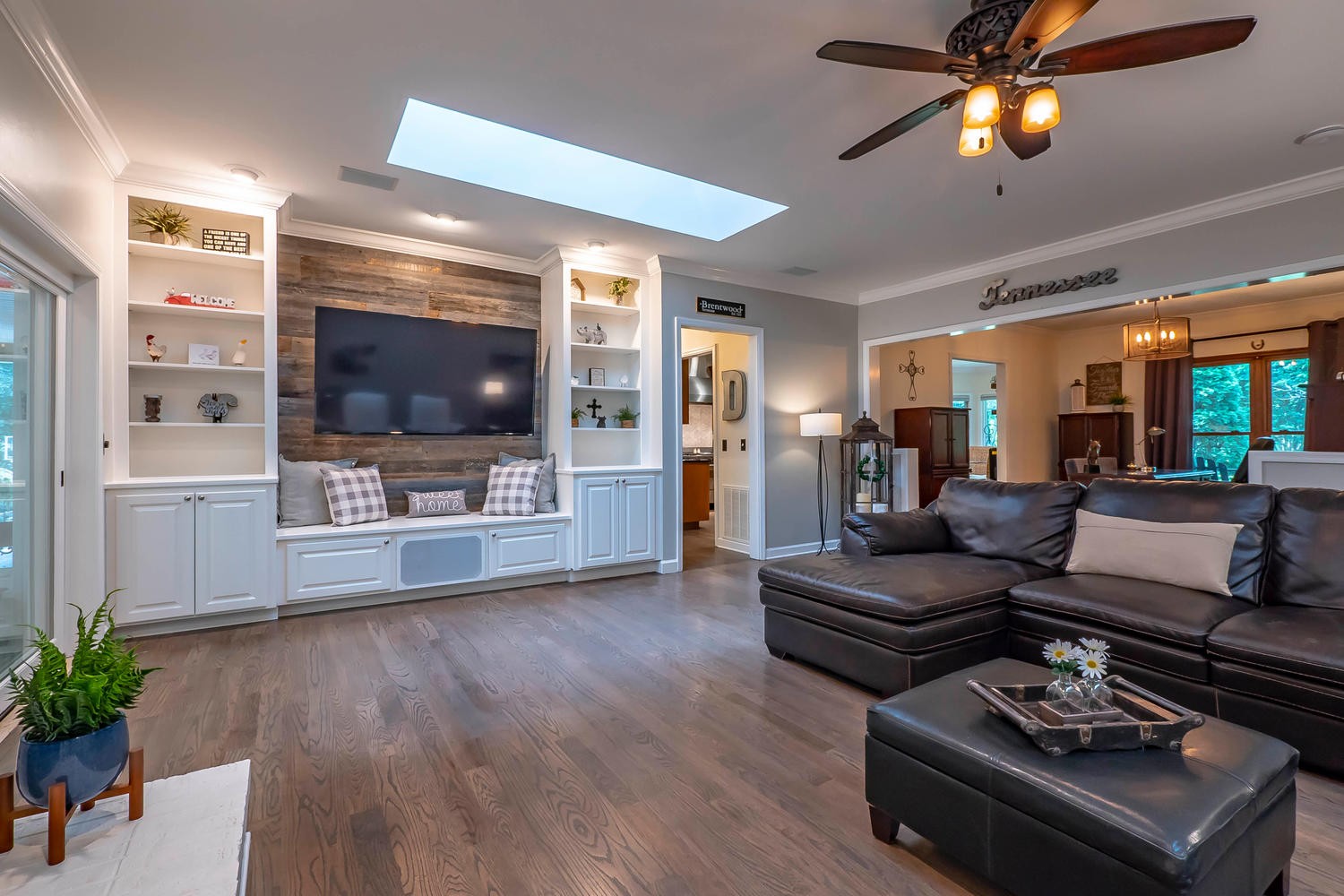 5922 Cane Ridge Road Antioch, TN 37013 - Photo 11 of 50 a living room with furniture and a flat screen tv