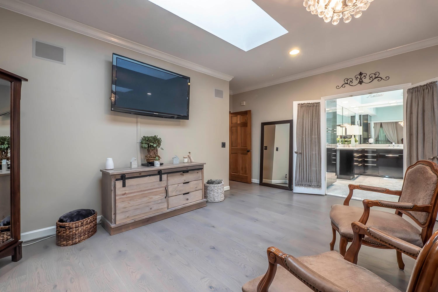 5922 Cane Ridge Road Antioch, TN 37013 - Photo 29 of 50 a living room with furniture