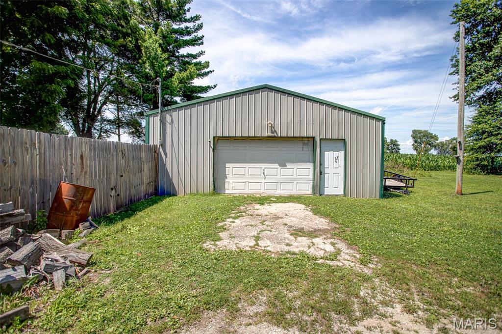 505 Hinton Street Kane, IL 62054 - Photo 9 of 61