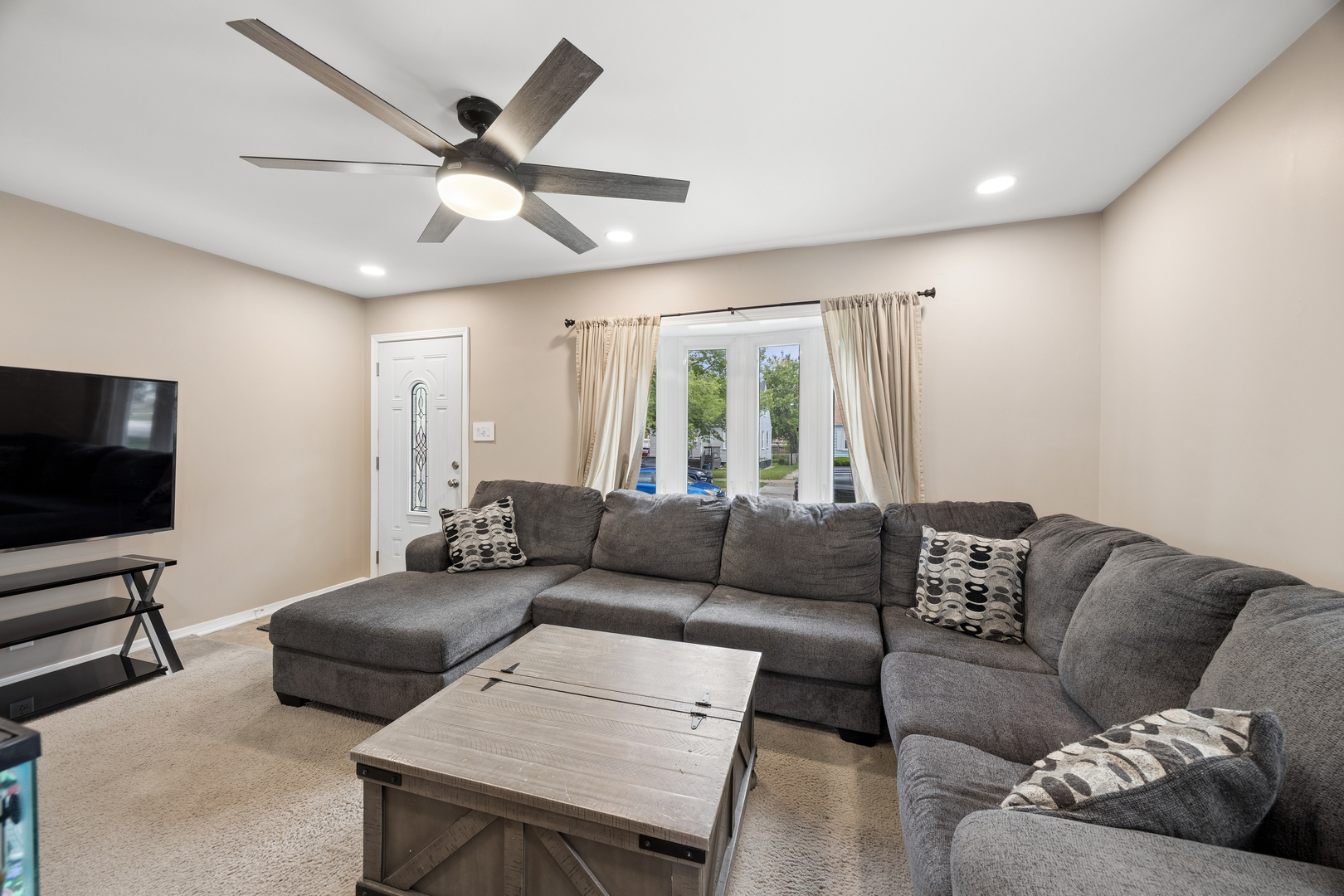 3933 West 85th Place Chicago, IL 60652 - Photo 5 of 24