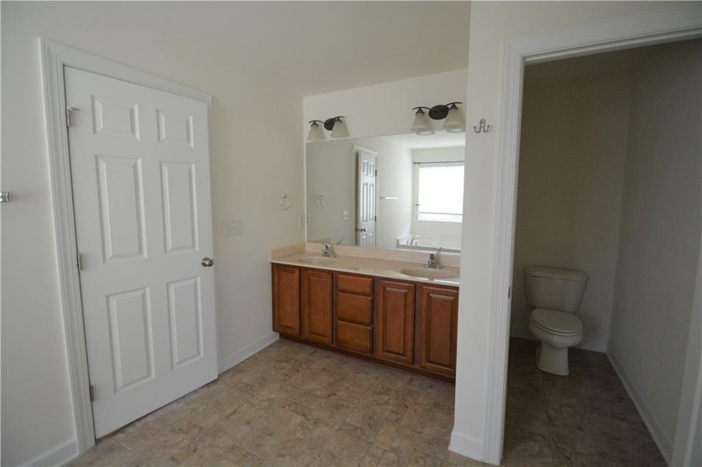 1431 Raspberry Run Graham, NC 27253 - Photo 16 of 34 Gallery Image 16
