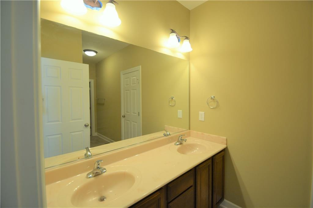 1431 Raspberry Run Graham, NC 27253 - Photo 31 of 34 Gallery Image 31