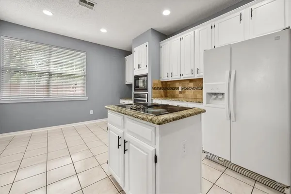 $3,195 | 301 A Andre Drive, Irving, TX 75063
