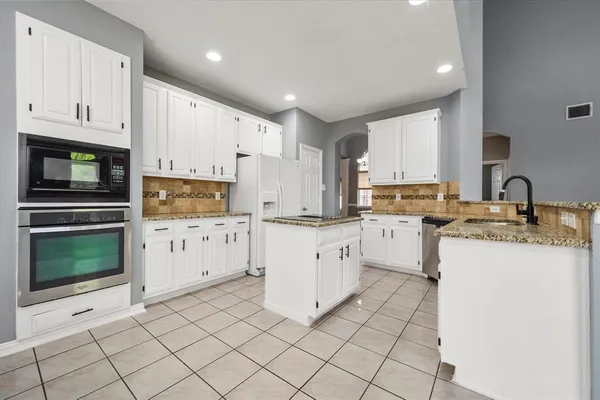 $3,195 | 301 A Andre Drive, Irving, TX 75063