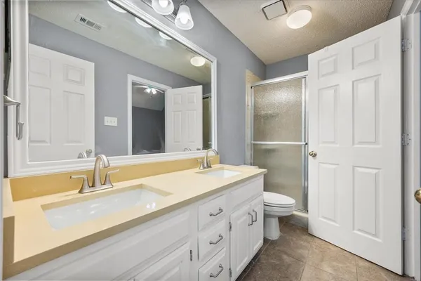 $3,195 | 301 A Andre Drive, Irving, TX 75063