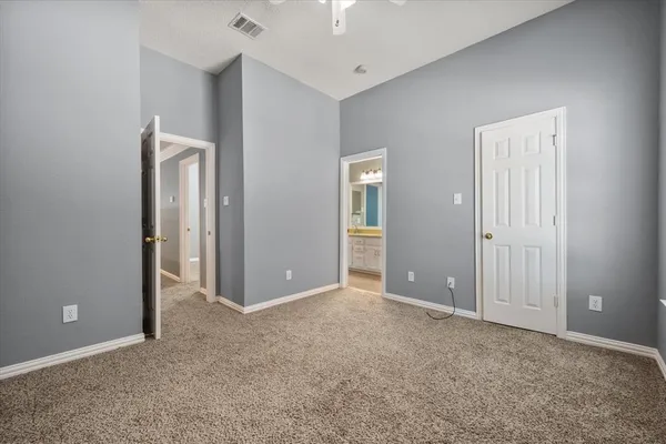 $3,195 | 301 A Andre Drive, Irving, TX 75063