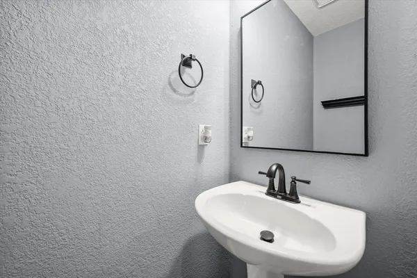 $3,195 | 301 A Andre Drive, Irving, TX 75063