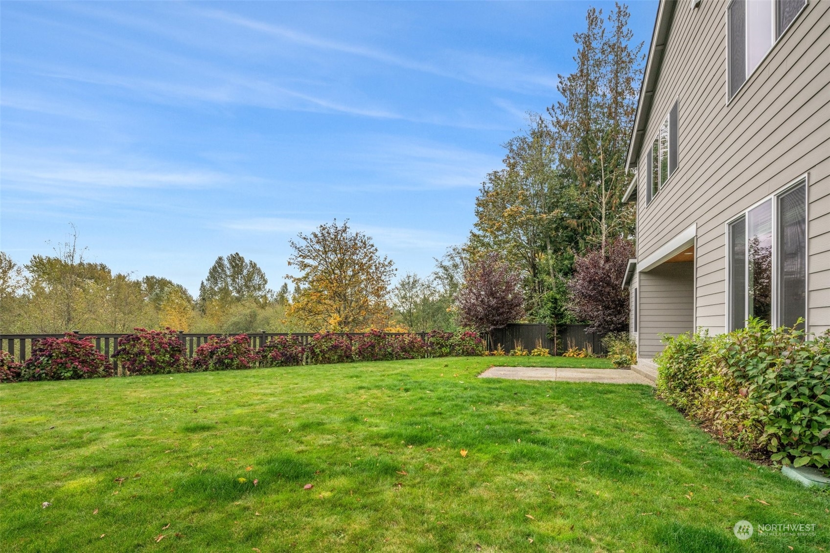 24213 1st Avenue Southeast Bothell, WA 98021 - Photo 31 of 32 a view of building with garden