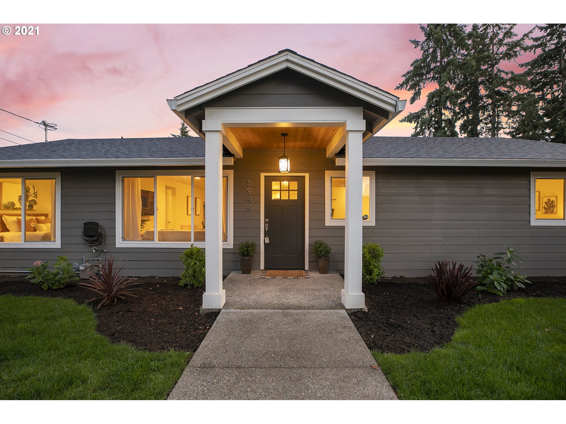 5944 Burma Road Lake Oswego, OR 97035 - Photo 3 of 30 Gallery Image 3