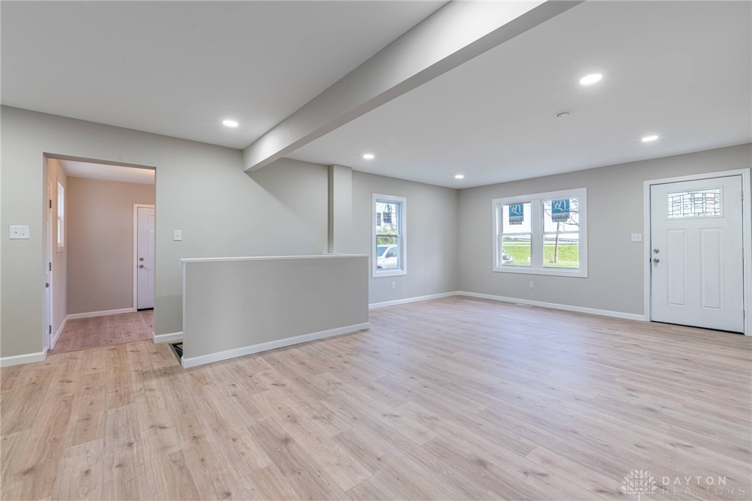 9499 Clearcreek Franklin Road Springboro, OH 45342 - Photo 5 of 21 Gallery Image 5