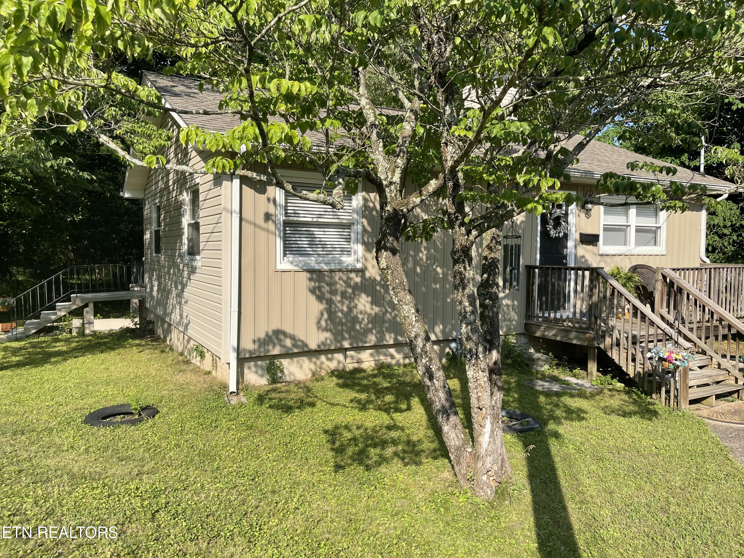 105 East Passmore Lane Oak Ridge, TN 37830 - Photo 2 of 26 IMG_5094