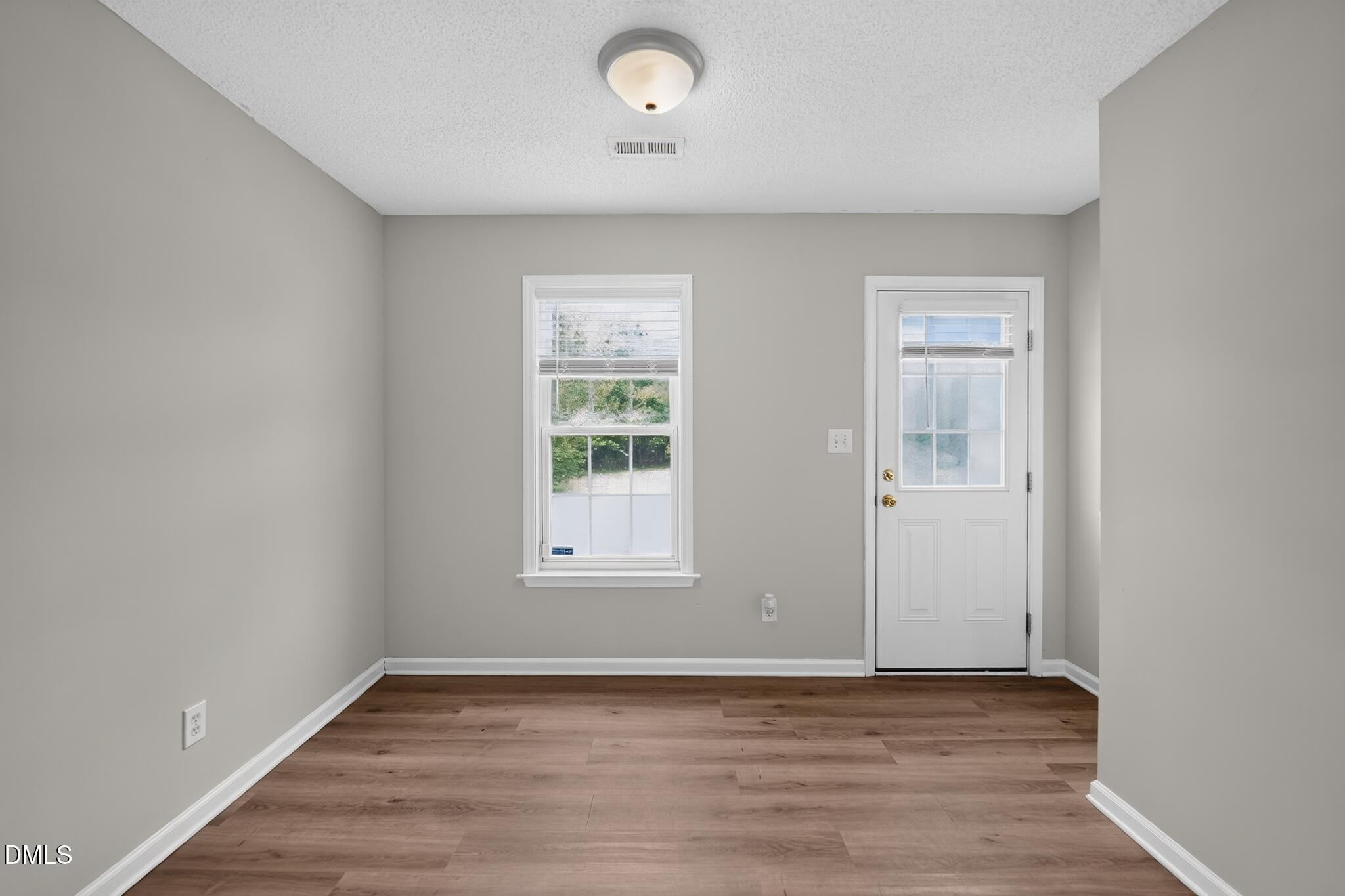 904 Rauhut Street Burlington, NC 27217 - Photo 13 of 38 16_904_Rauhut_St-Dining_room-3269
