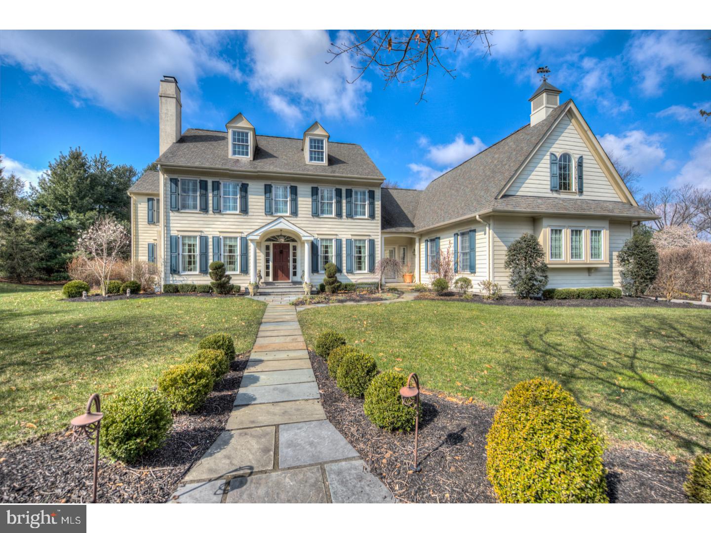 1089 Whitegate Road Wayne, PA 19087 - Photo 3 of 25