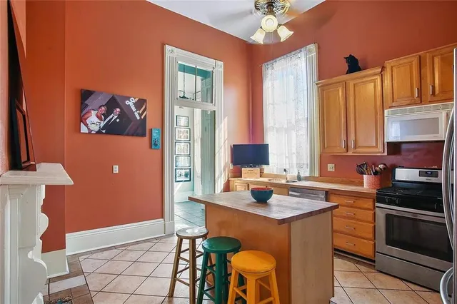 $2,600 | 2240 Constance Street, New Orleans, LA 70130