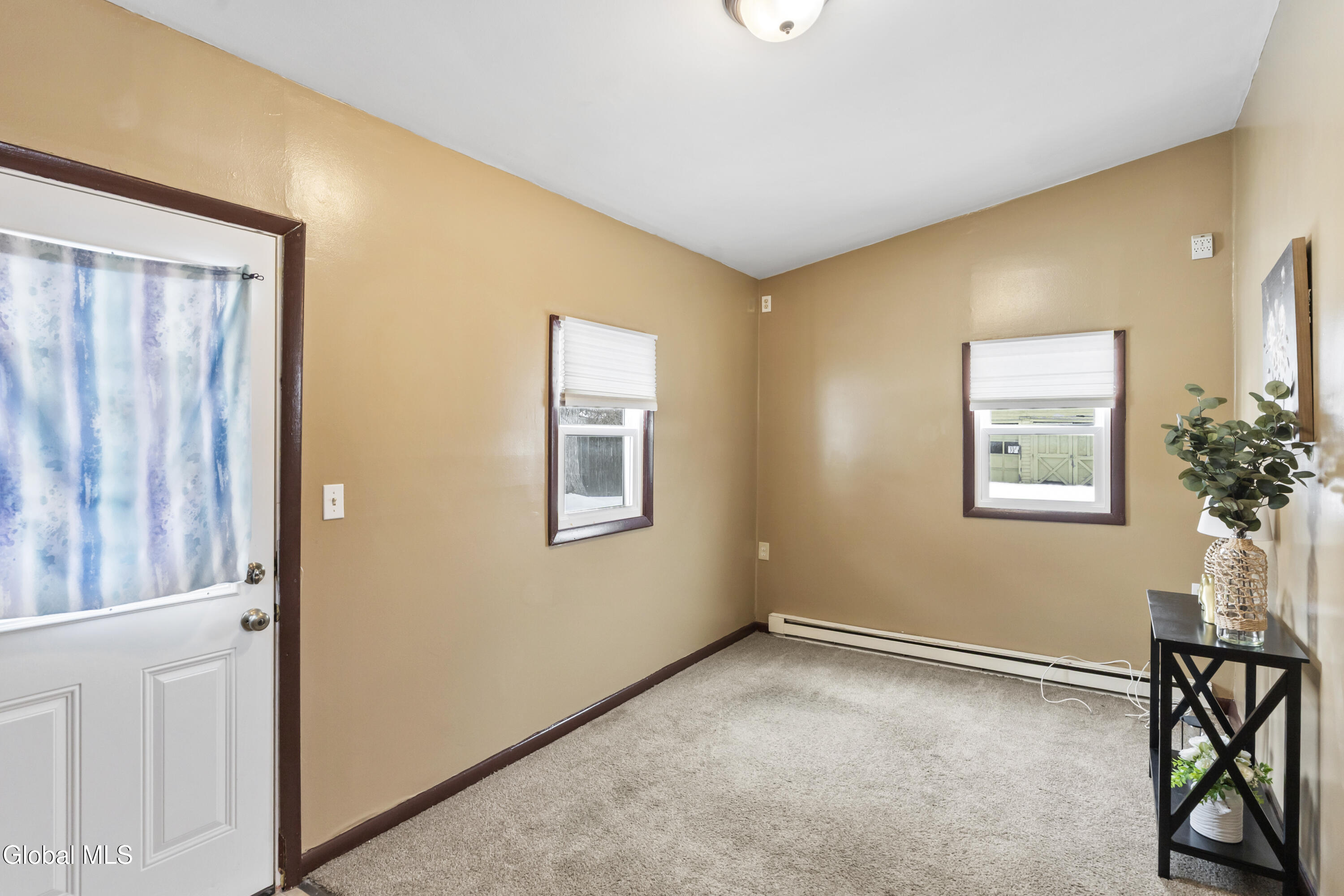 1064 Hegeman Street Schenectady, NY 12306 - Photo 13 of 21 DSC03856