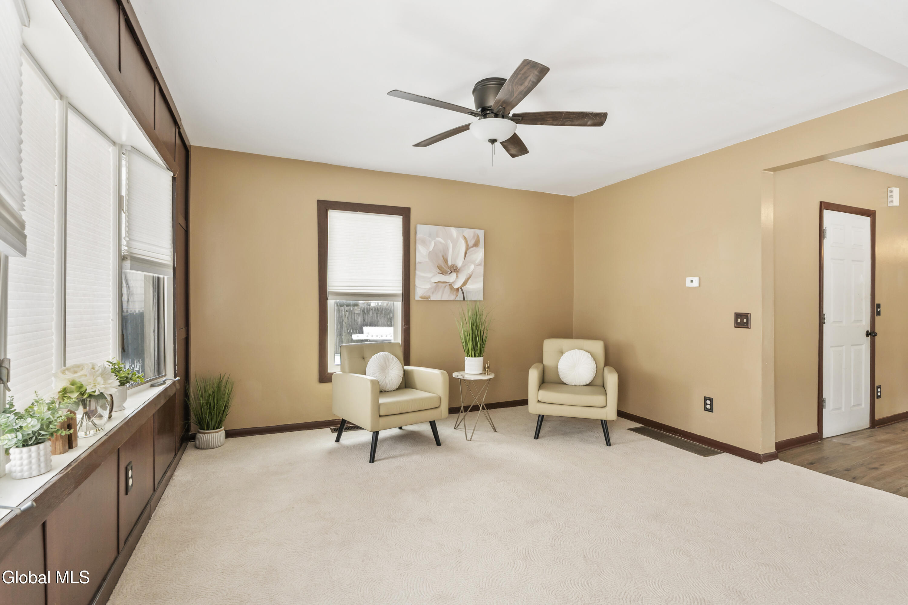 1064 Hegeman Street Schenectady, NY 12306 - Photo 4 of 21 DSC03817