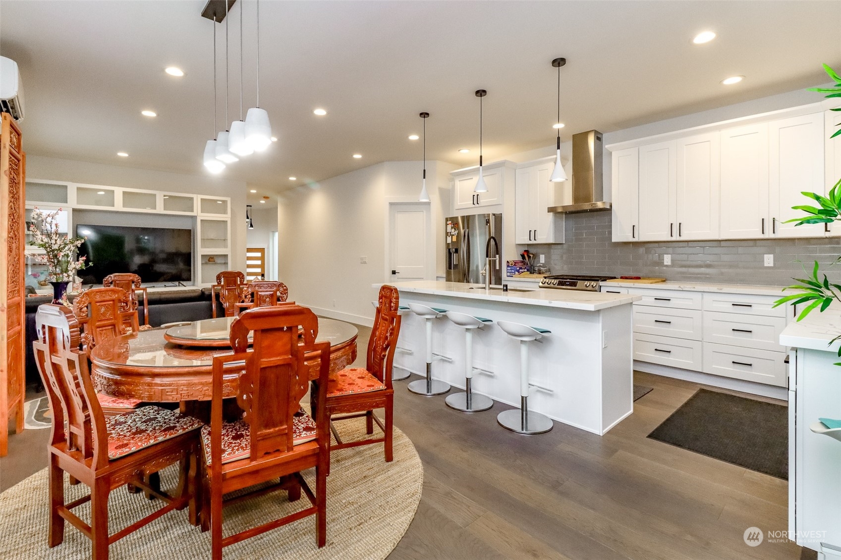 8508 South 116th Street Seattle, WA 98178 - Photo 13 of 38