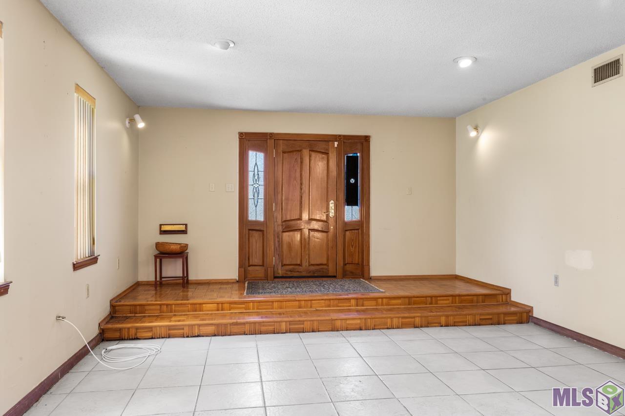 2695 Bogan Walk Baton Rouge, LA 70802 - Photo 5 of 23