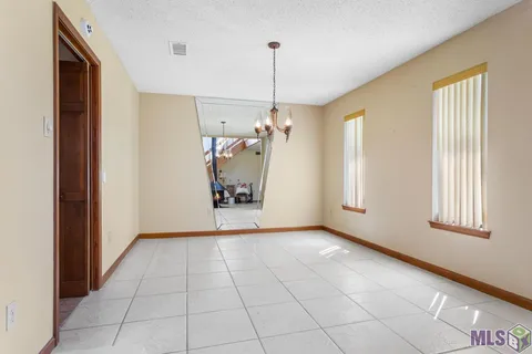 $185,000 | 2695 Bogan Walk, Baton Rouge, LA 70802