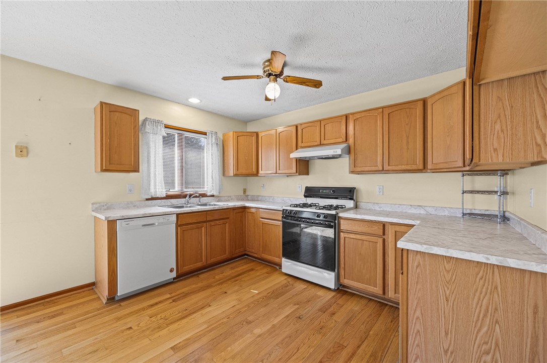 750 Close Circle Webster, NY 14580 - Photo 12 of 50