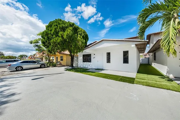$2,950 | 1283 West 42nd Street, Unit 1, Hialeah, FL 33012