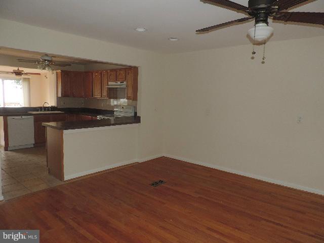 154 Somerset Road Stevensville, MD 21666 - Photo 5 of 9 Dining Room