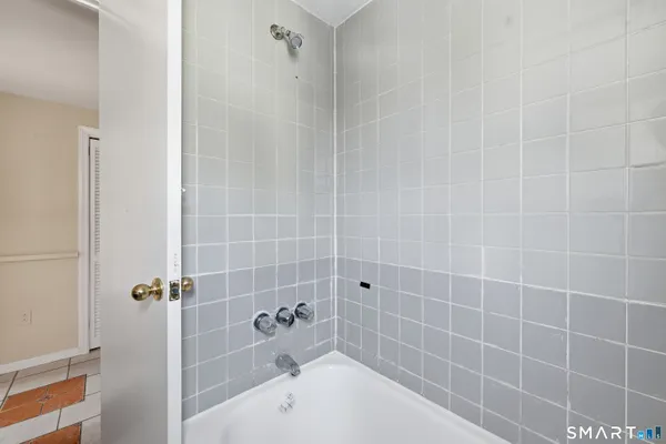 $1,650 | 976 Capitol Avenue, Unit 3, Bridgeport, CT 06606