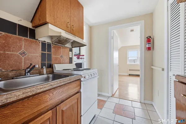 $1,650 | 976 Capitol Avenue, Unit 3, Bridgeport, CT 06606