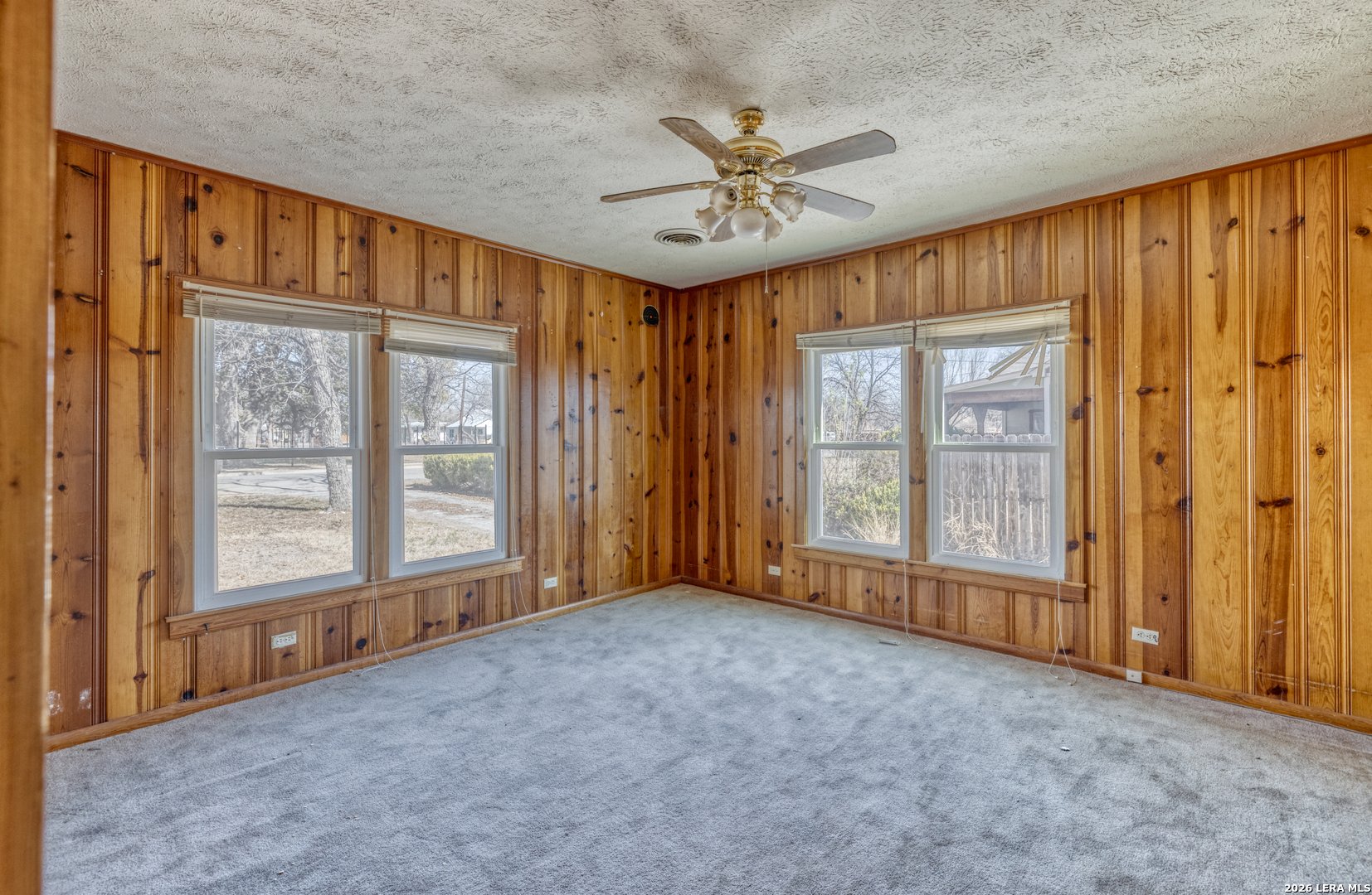 227 West Mueller Street Uvalde, TX 78801 - Photo 18 of 27