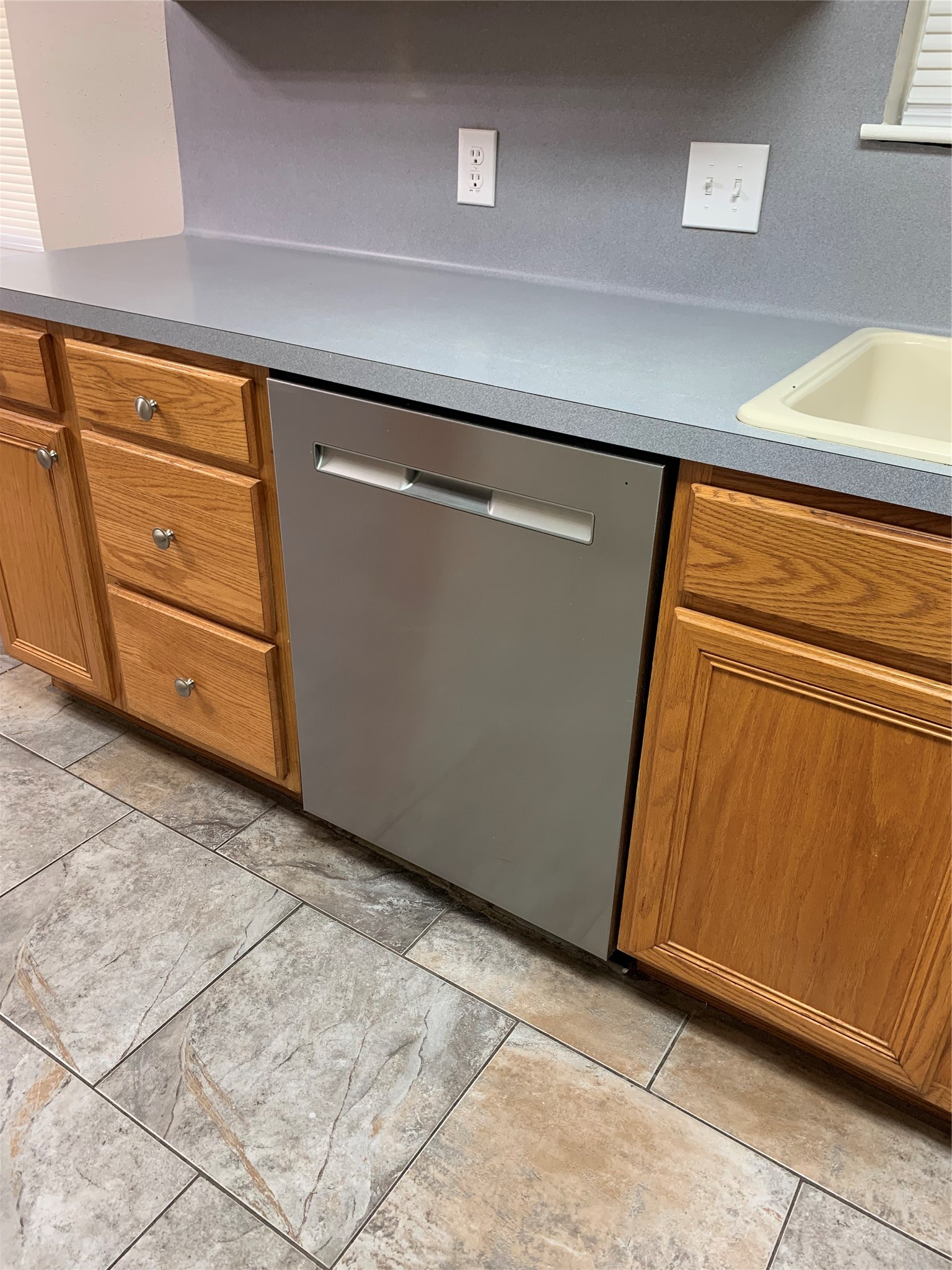 1110 East Rutgers Lane Deer Park, TX 77536 - Photo 6 of 19 Stainless steel dishwasher