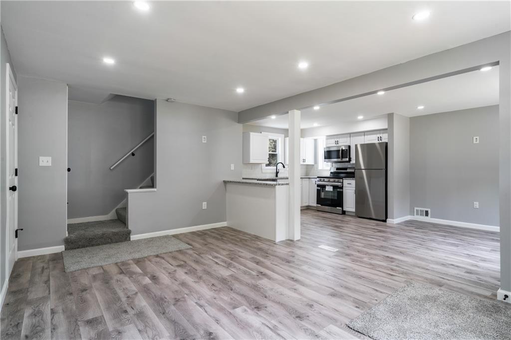 18 Hardwood Road Pittsburgh, PA 15235 - Photo 6 of 28 Gallery Image 6