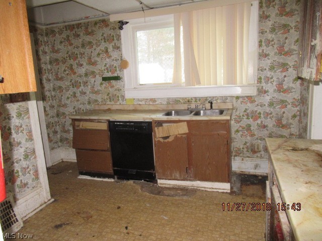 855 Chalker Street Akron, OH 44310 - Photo 7 of 12 Gallery Image 7
