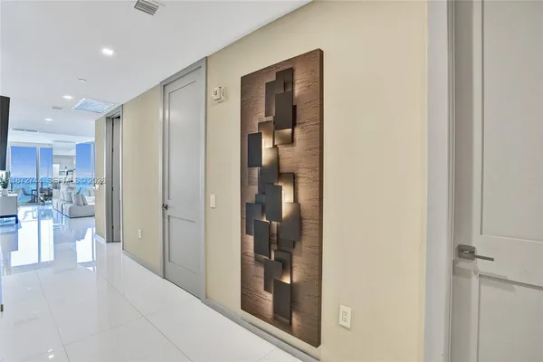 $25,500 | 1100 Biscayne Boulevard, Unit 6303, Miami, FL 33132