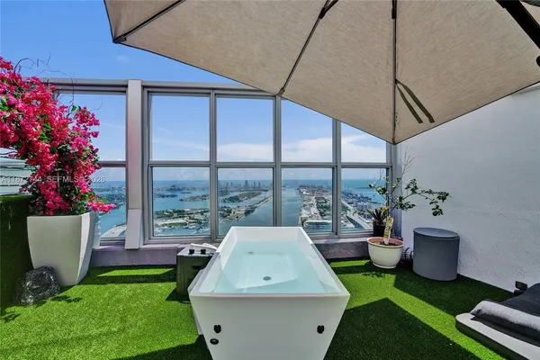 $25,500 | 1100 Biscayne Boulevard, Unit 6303, Miami, FL 33132