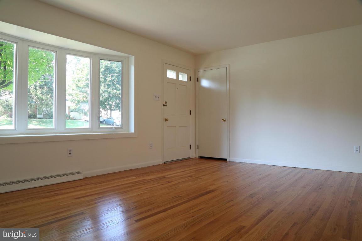 1547 Lambeth Road Lancaster, PA 17601 - Photo 2 of 17