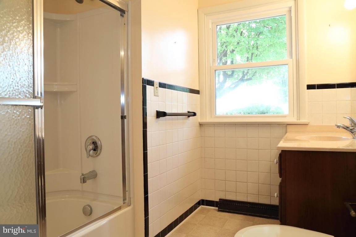 1547 Lambeth Road Lancaster, PA 17601 - Photo 14 of 17