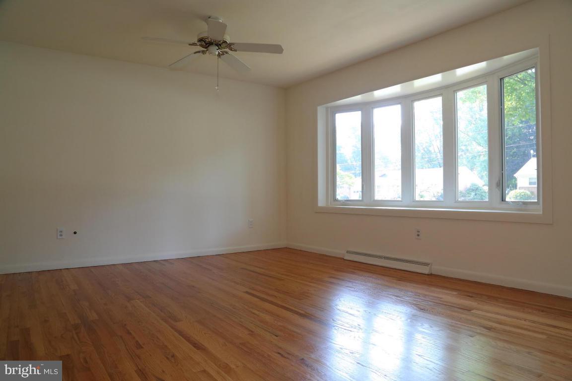 1547 Lambeth Road Lancaster, PA 17601 - Photo 3 of 17