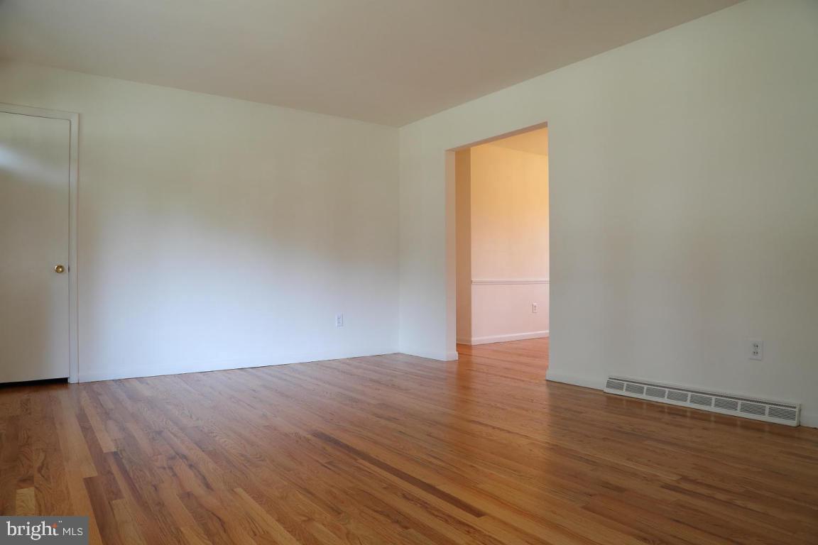 1547 Lambeth Road Lancaster, PA 17601 - Photo 4 of 17