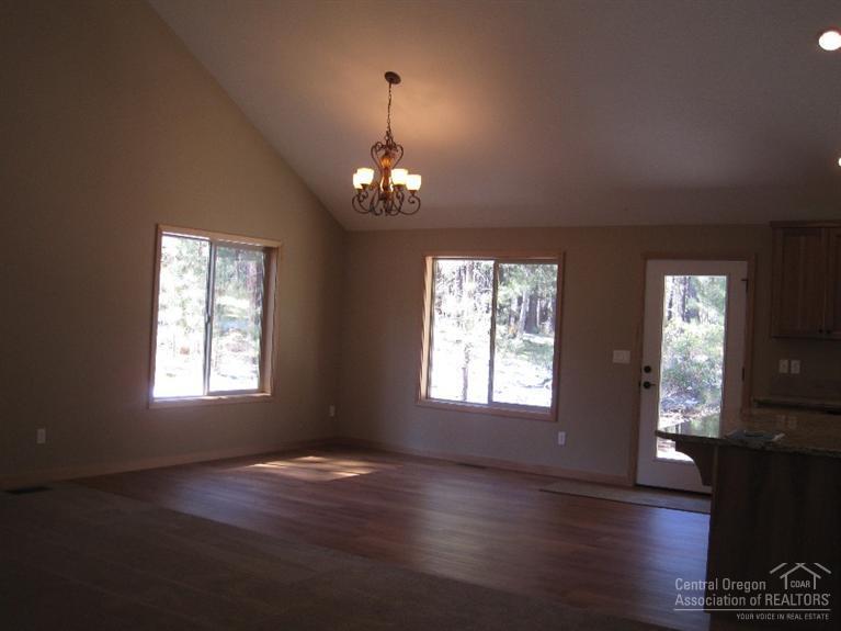 19585 Apache Road Bend, OR 97702 - Photo 7 of 18 Additional Photo