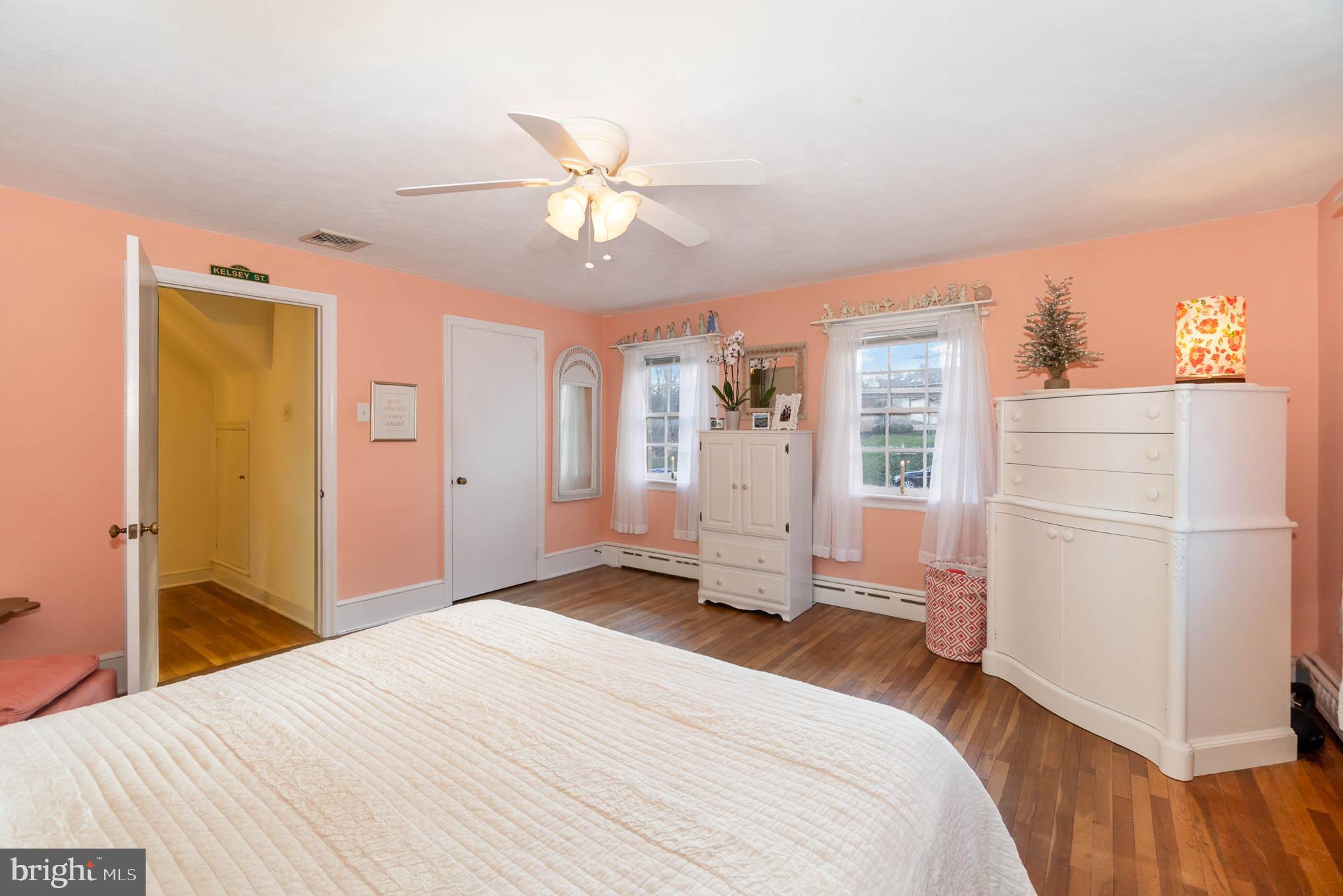 187 Highland Road York, PA 17403 - Photo 20 of 30 Hardwood Floors