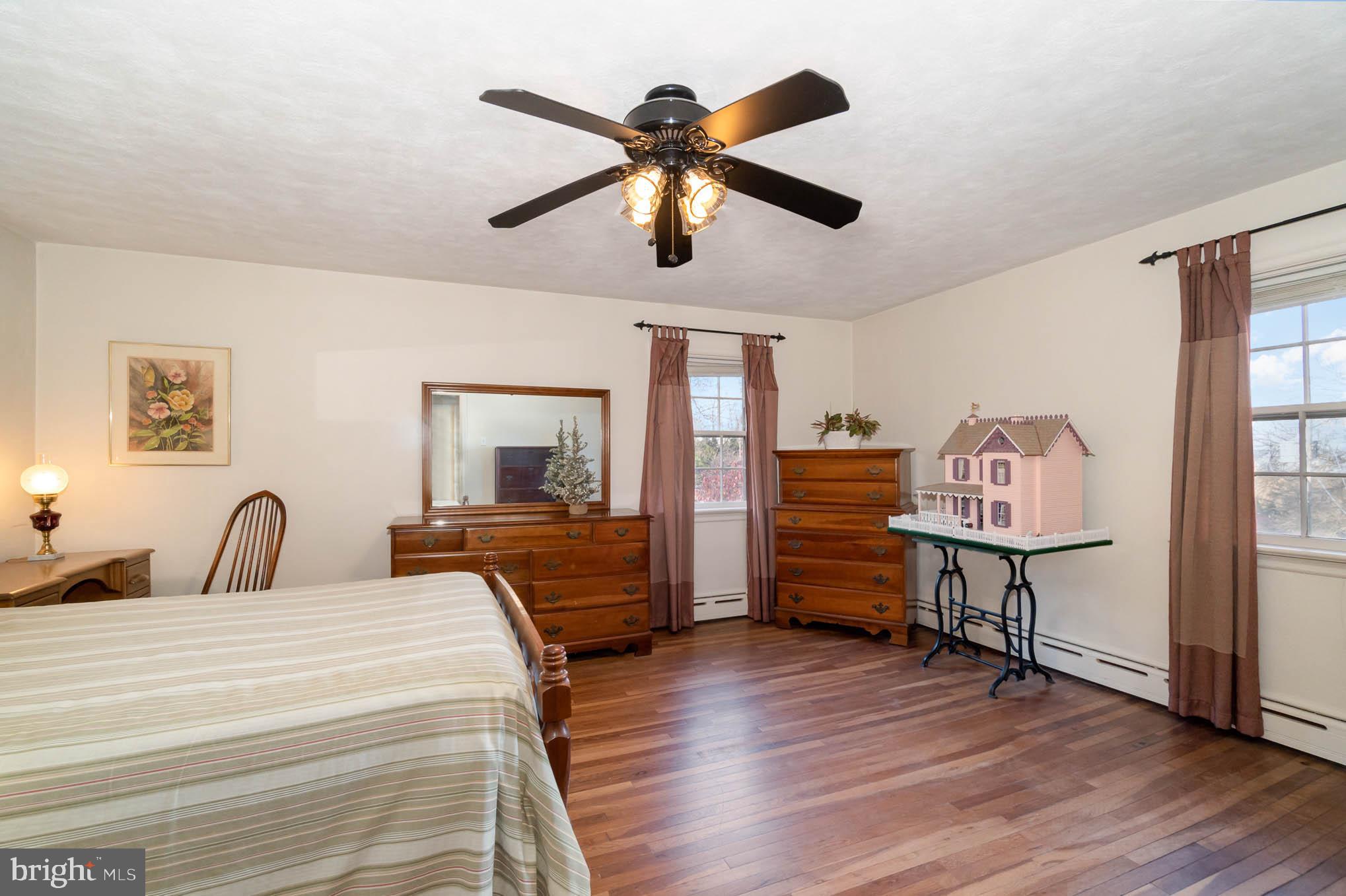 187 Highland Road York, PA 17403 - Photo 21 of 30 Large Bedroom