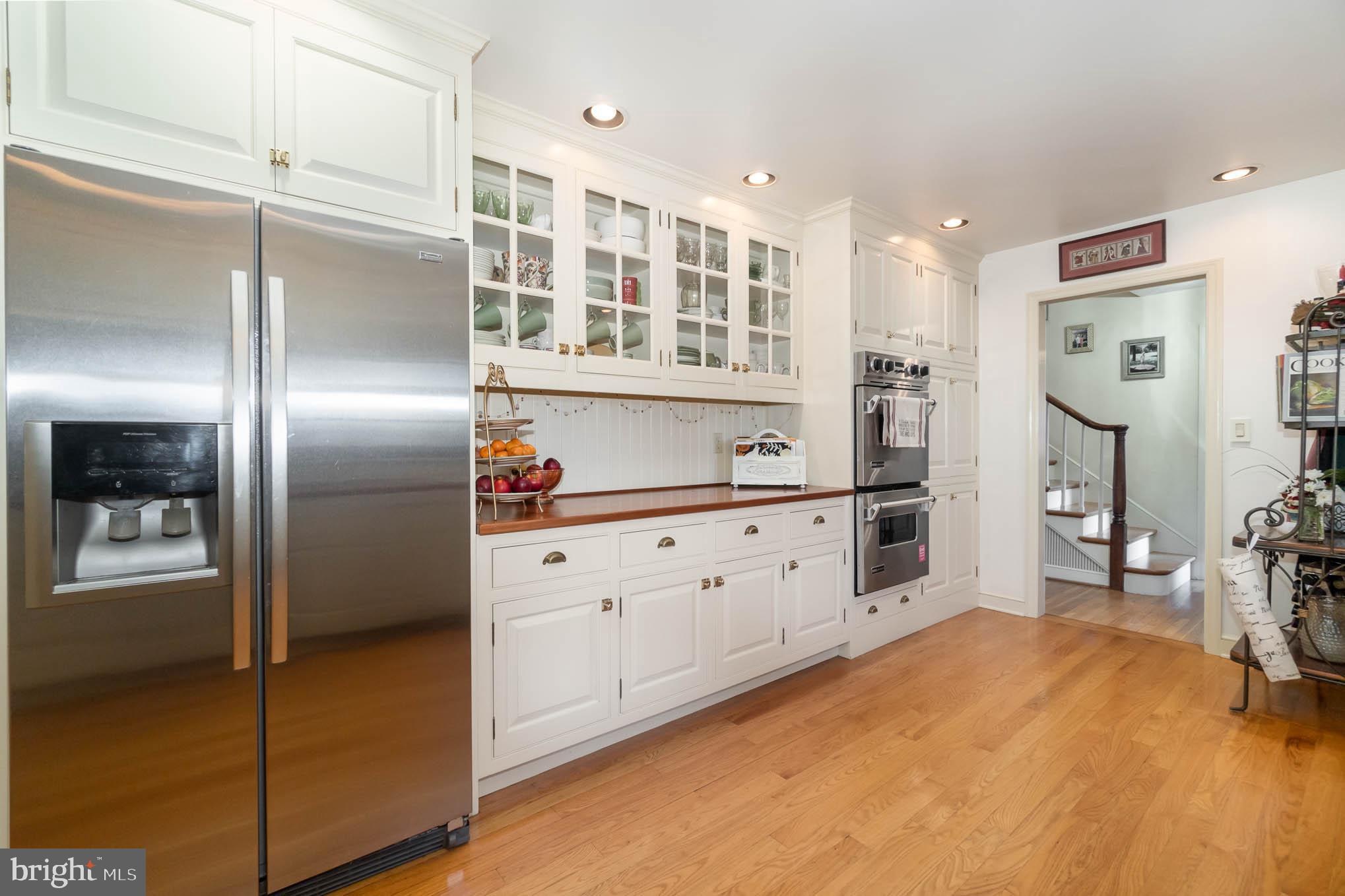 187 Highland Road York, PA 17403 - Photo 10 of 30 Built in Butler Pantry