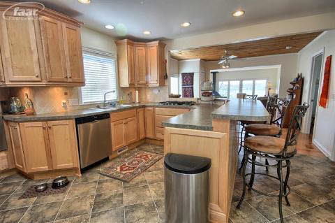 10474 Runyan Lake Pointe Fenton, MI 48430 - Photo 5 of 23 20355338-4.JPG