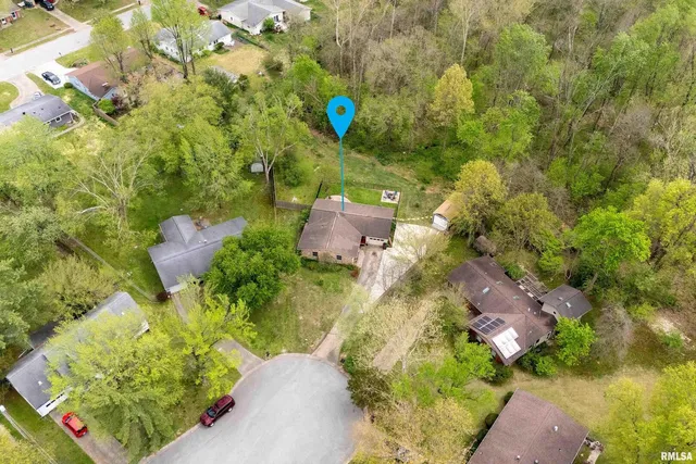 $210,000 | 2017 West Norwood Drive, Carbondale, IL 62901