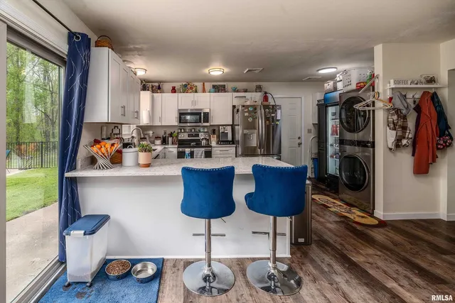 $210,000 | 2017 West Norwood Drive, Carbondale, IL 62901