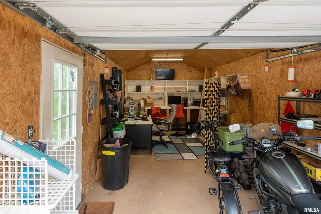 $210,000 | 2017 West Norwood Drive, Carbondale, IL 62901